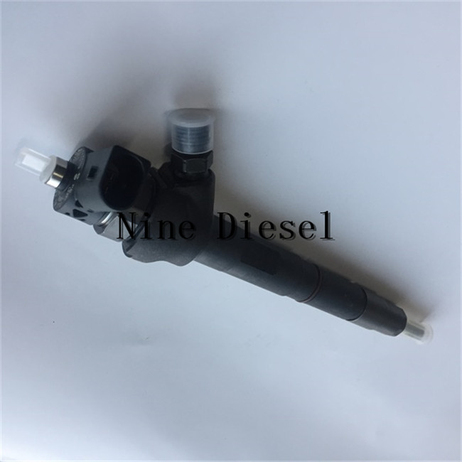 Nine Brand Diesel Injector 0445110537 With Nozzle DLLA143P2356 , Valve F00VC01359 0