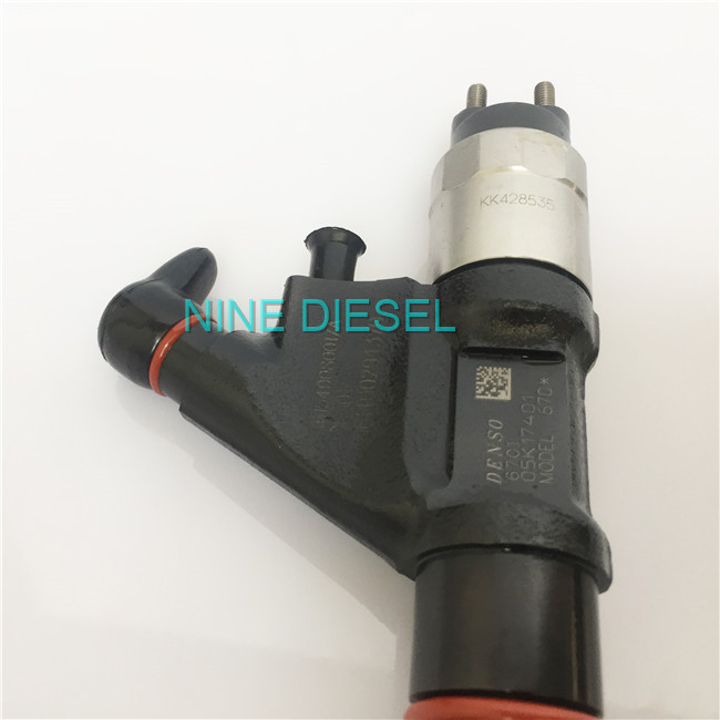 Professional  Original Diesel Injector 095000-6701 For Howo Common Rail Fuel Injector 1