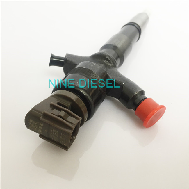 Toyota Hilux 2KD-FTV  Diesel Fuel Injectors For Common Rail Engine 1